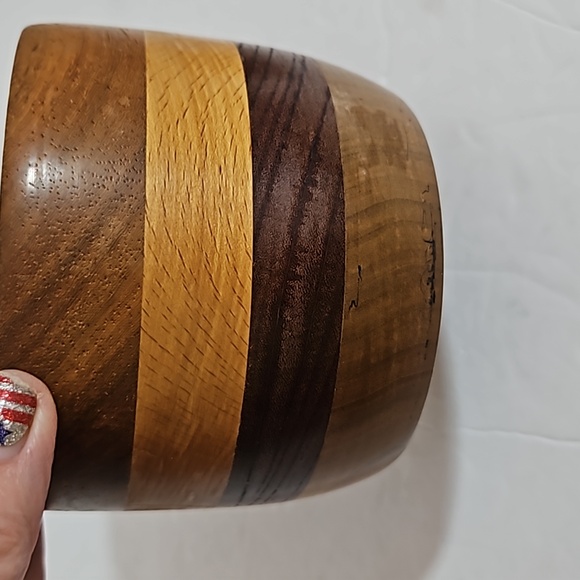 Mid Century Modern Hand turned set of wooden bowls. - Picture 5 of 12